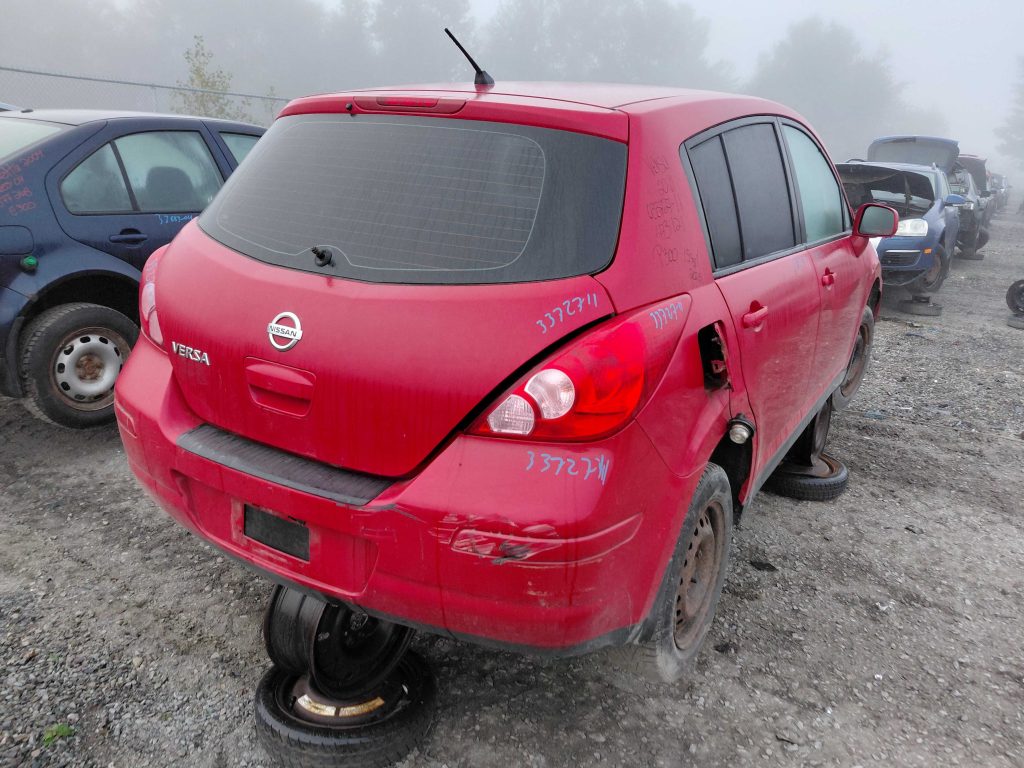 NISSAN VERSA 2011