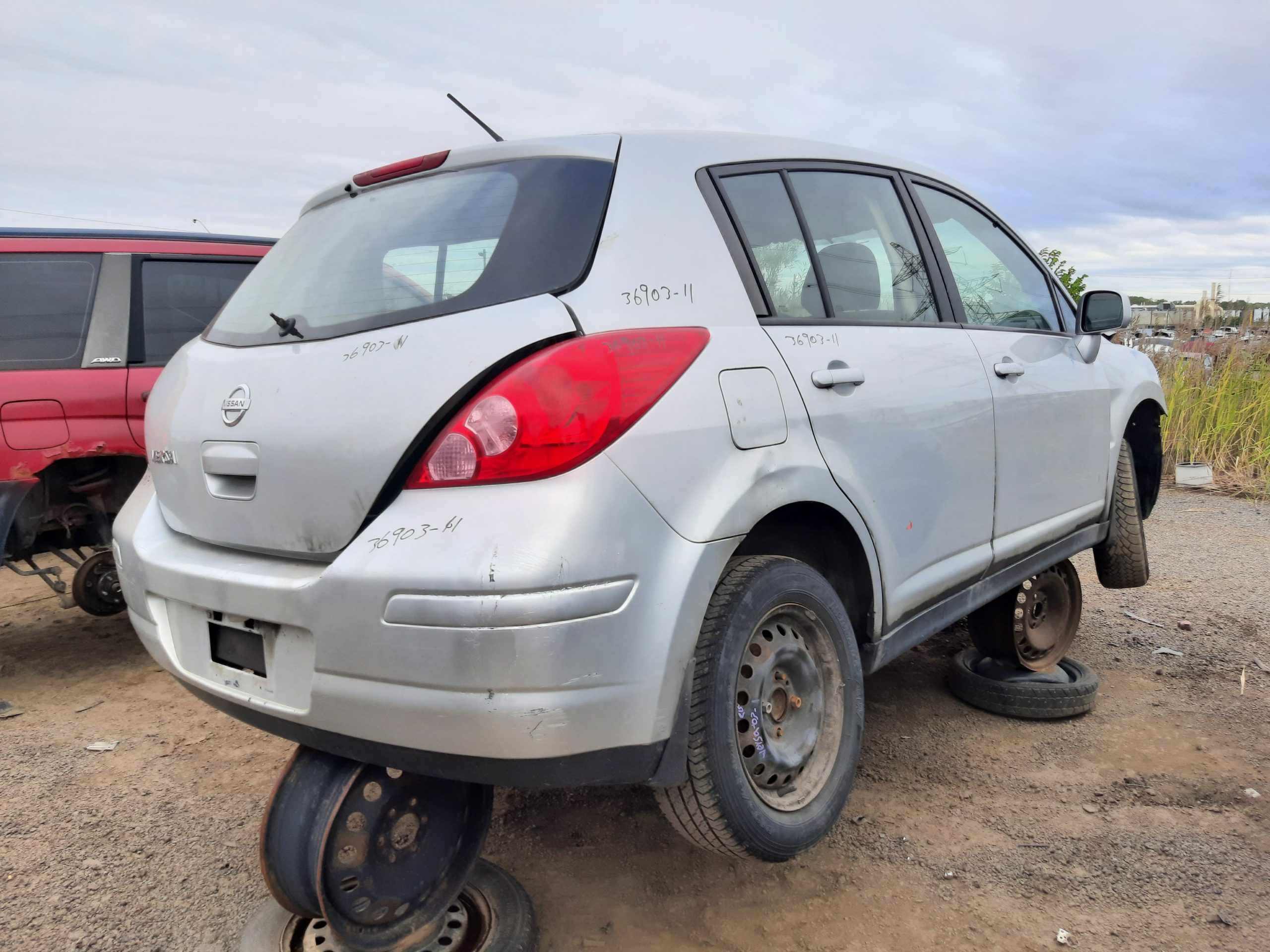 NISSAN VERSA 2011
