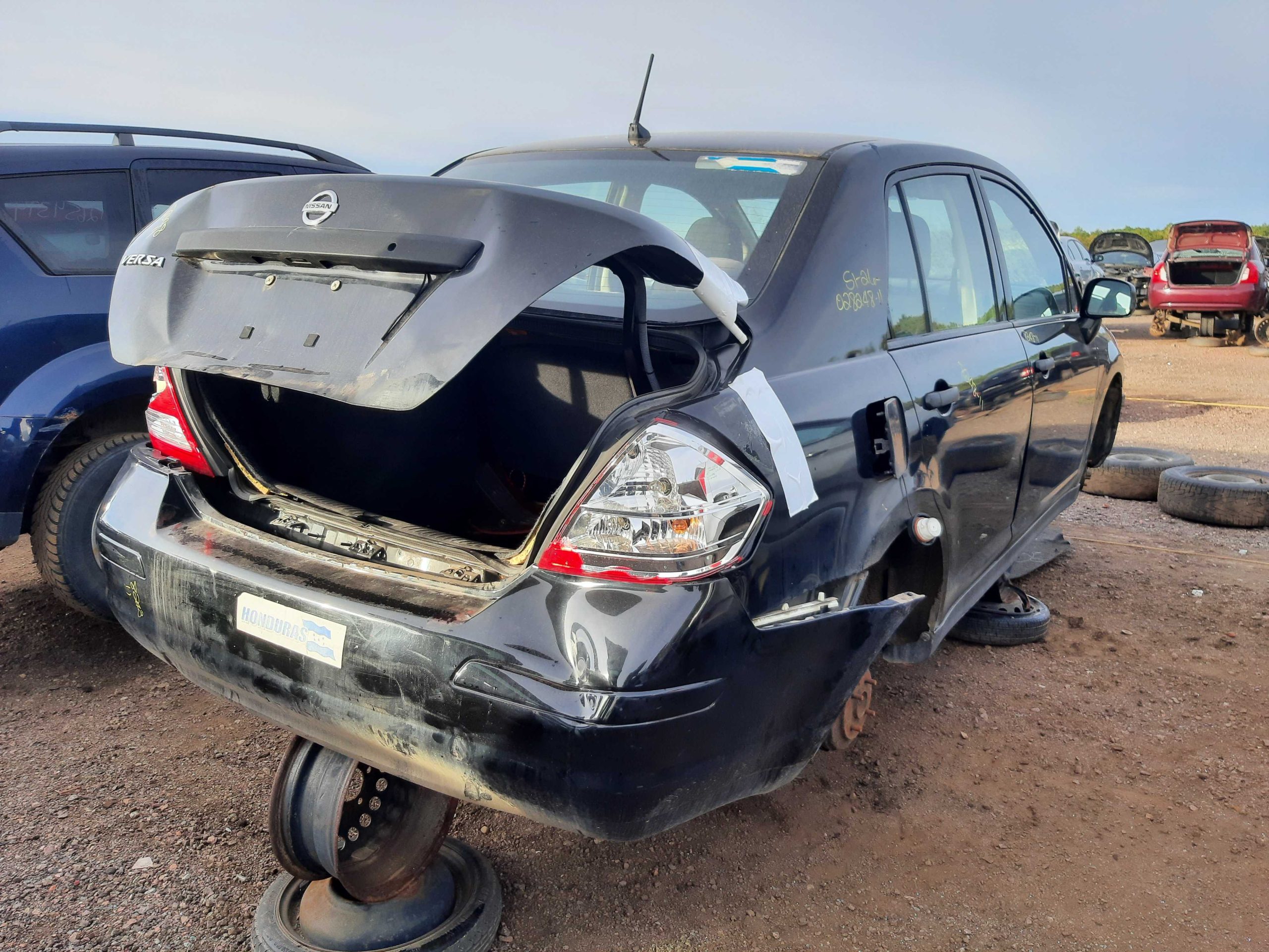NISSAN VERSA 2011