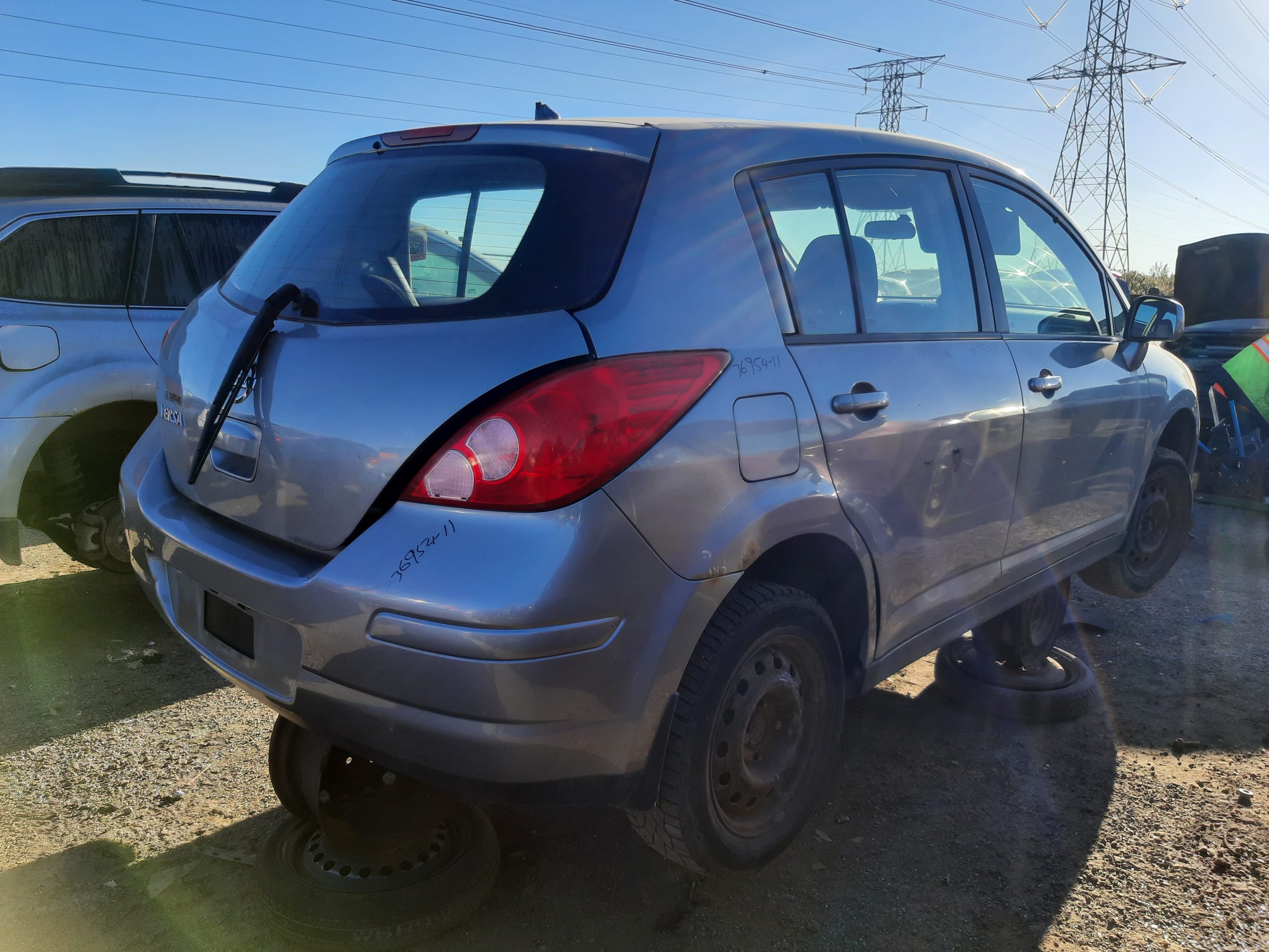 NISSAN VERSA 2011