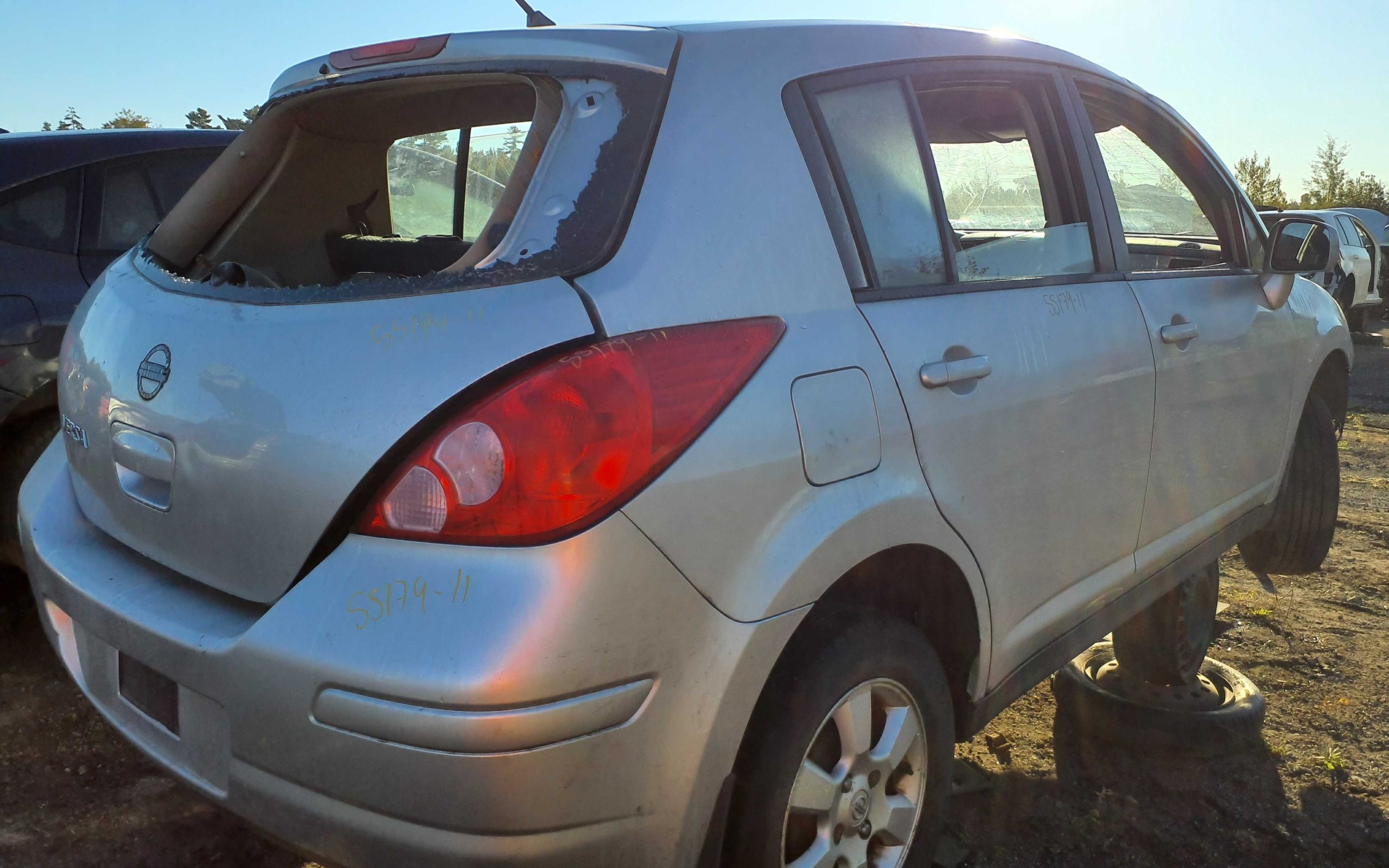 NISSAN VERSA 2011