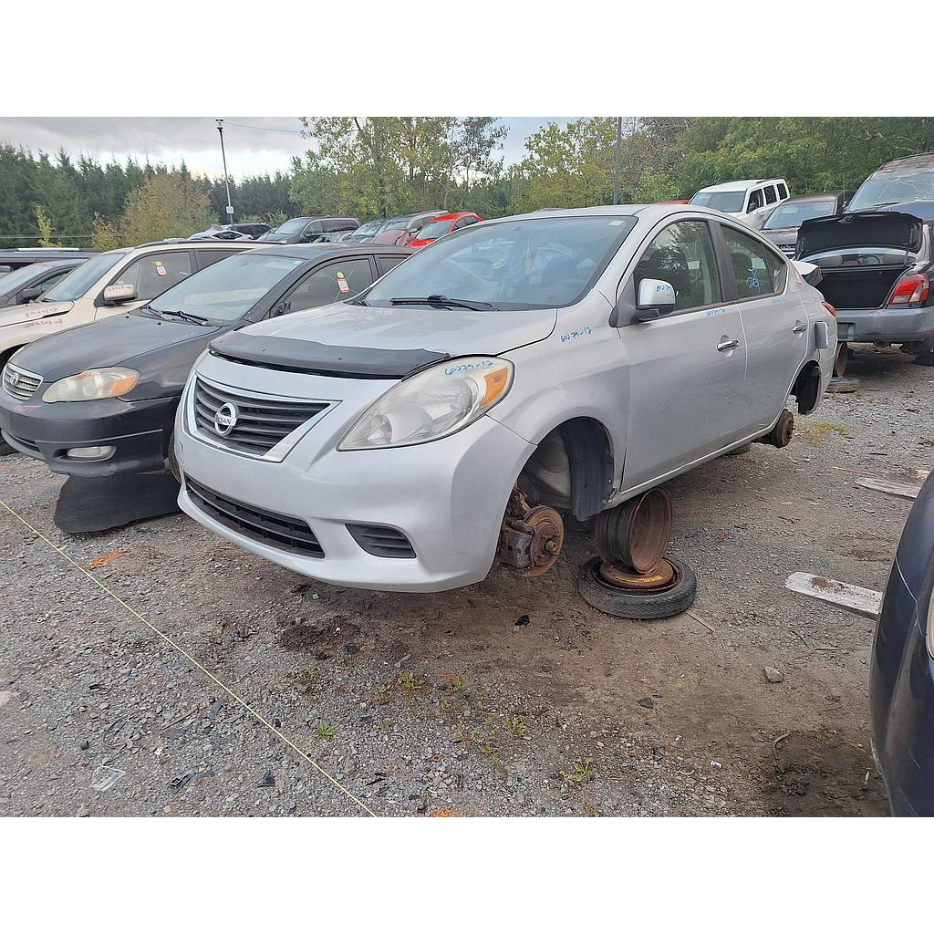 NISSAN VERSA 2012