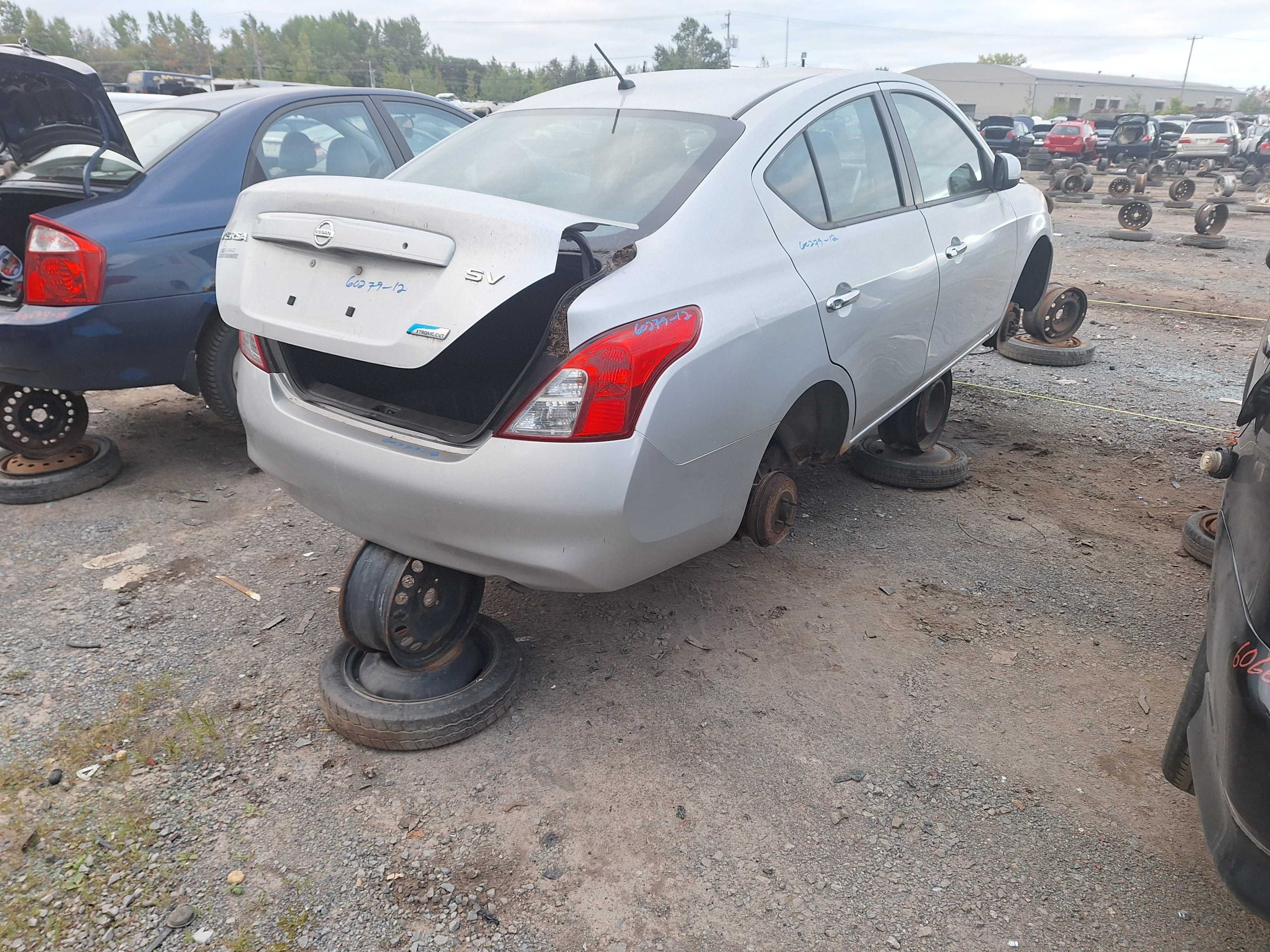 NISSAN VERSA 2012