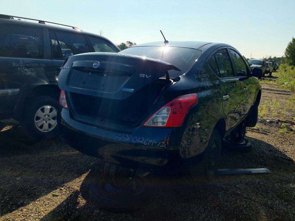 NISSAN VERSA 2012