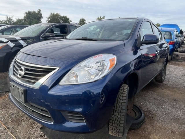 NISSAN VERSA 2013