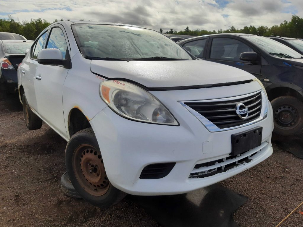 NISSAN VERSA 2014
