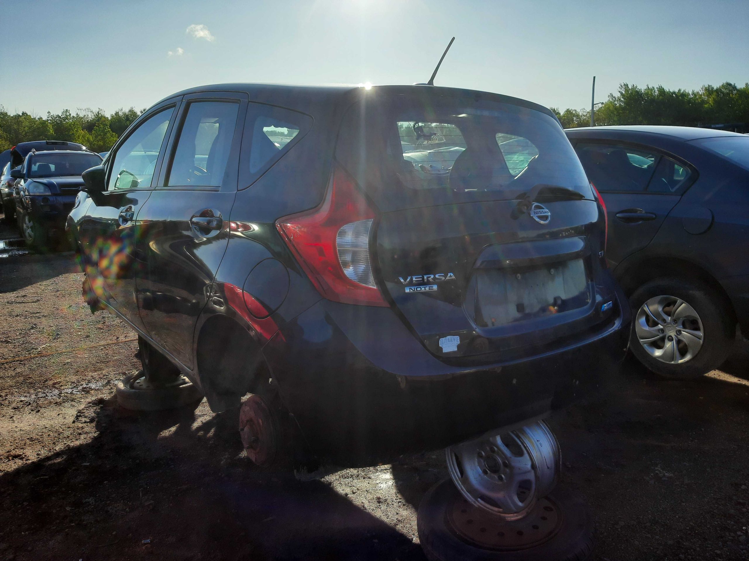 NISSAN VERSA 2015
