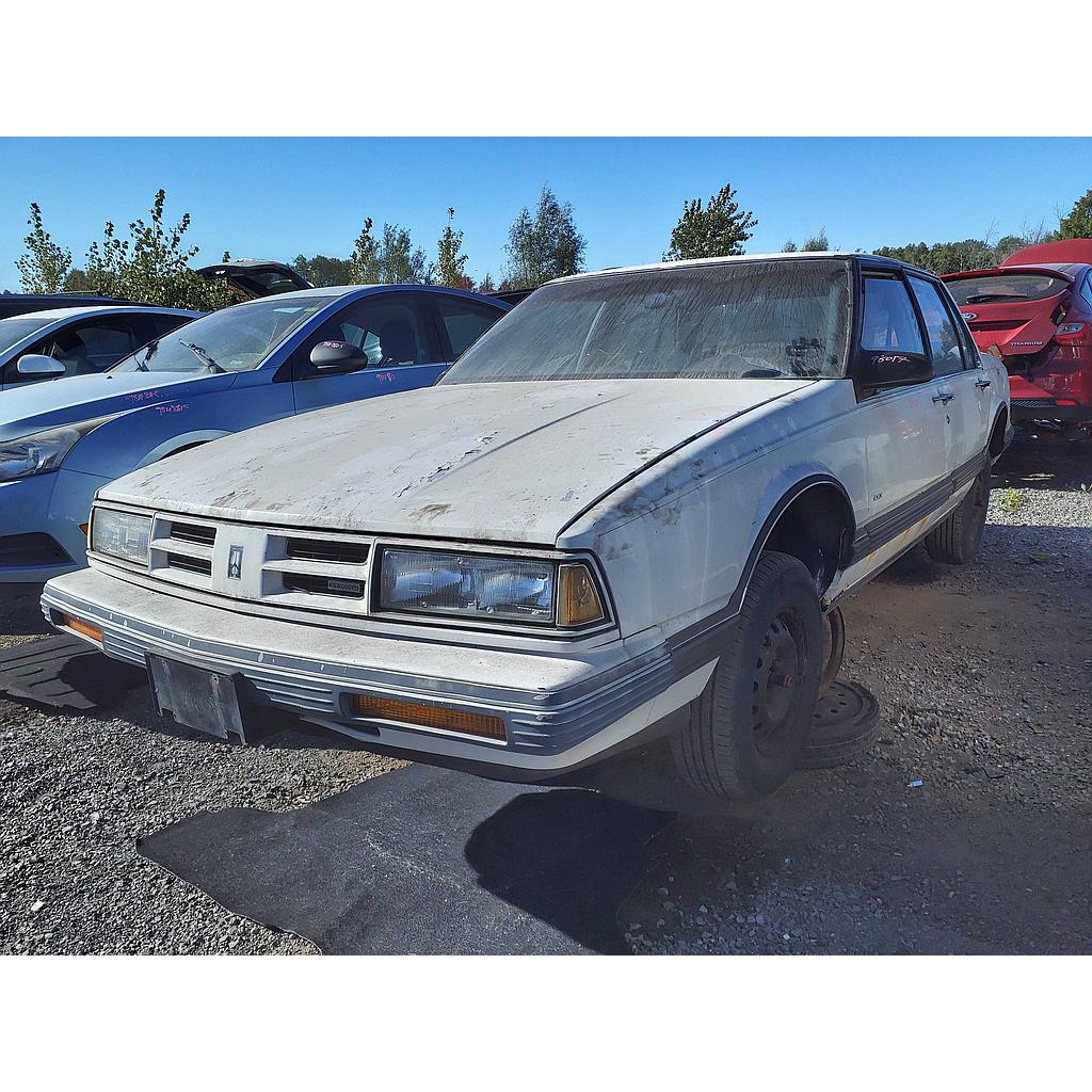 OLDSMOBILE DELTA 88 1990