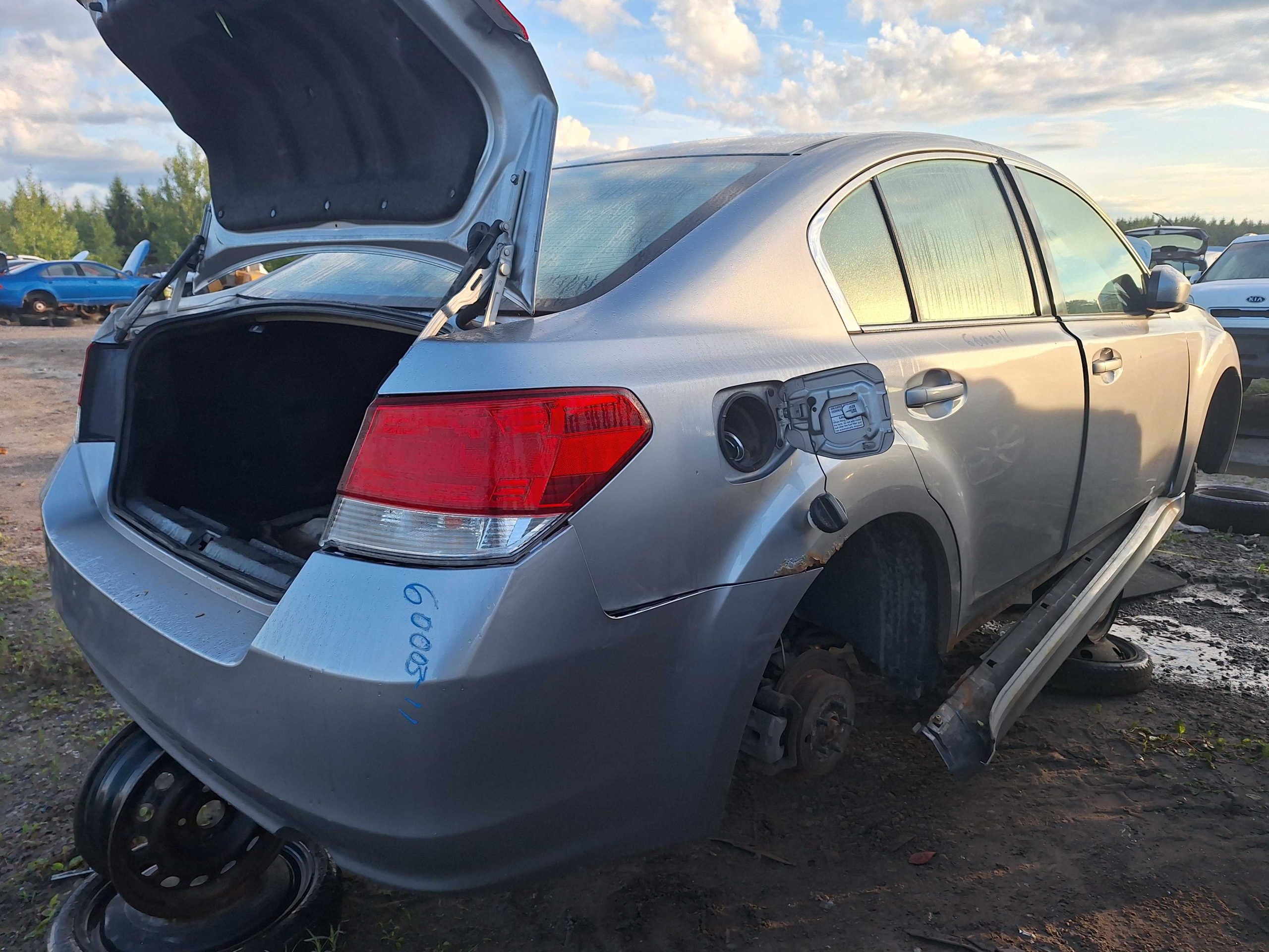 SUBARU LEGACY 2011