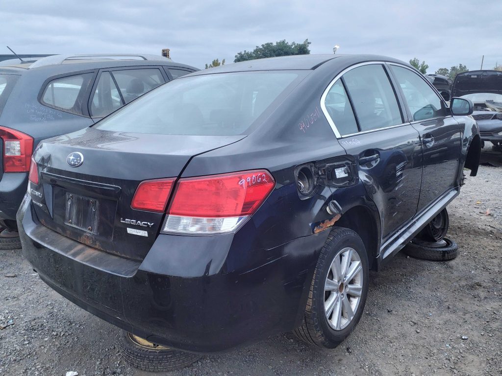 SUBARU LEGACY 2011
