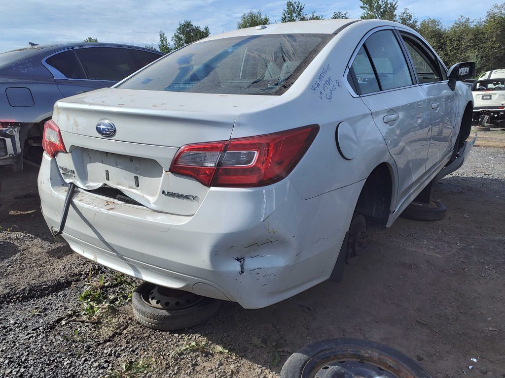SUBARU LEGACY 2015