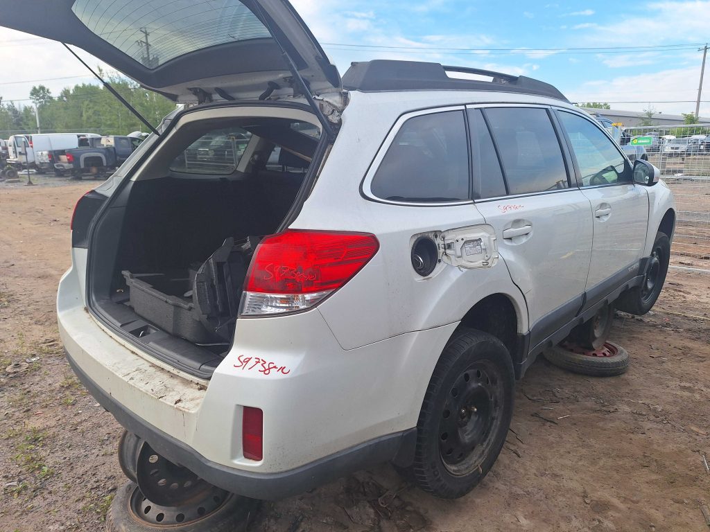SUBARU OUTBACK 2010