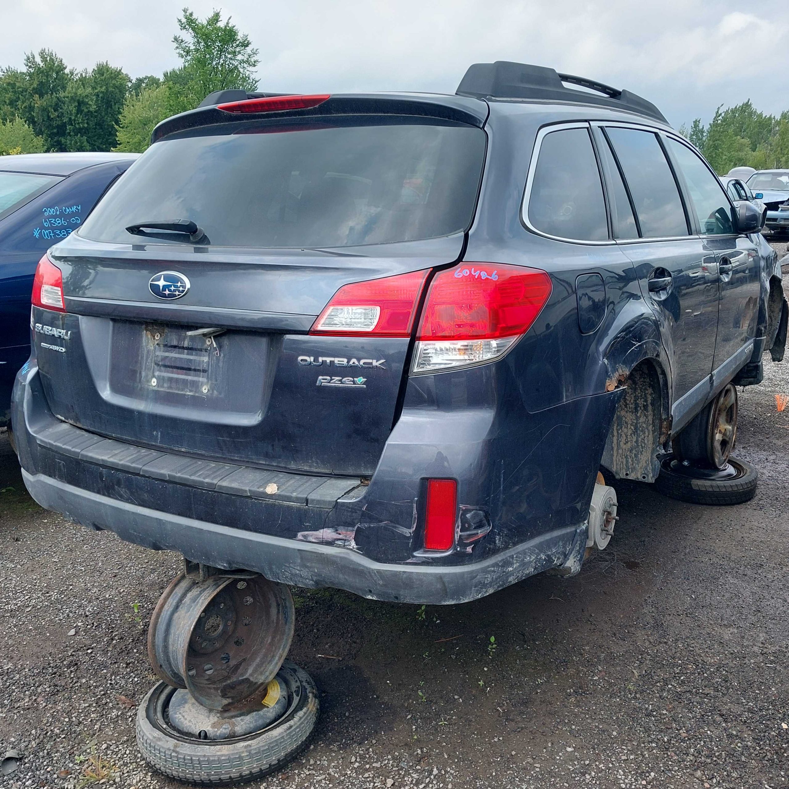 SUBARU OUTBACK 2011