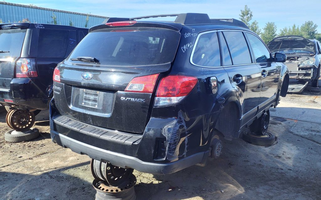 SUBARU OUTBACK 2011