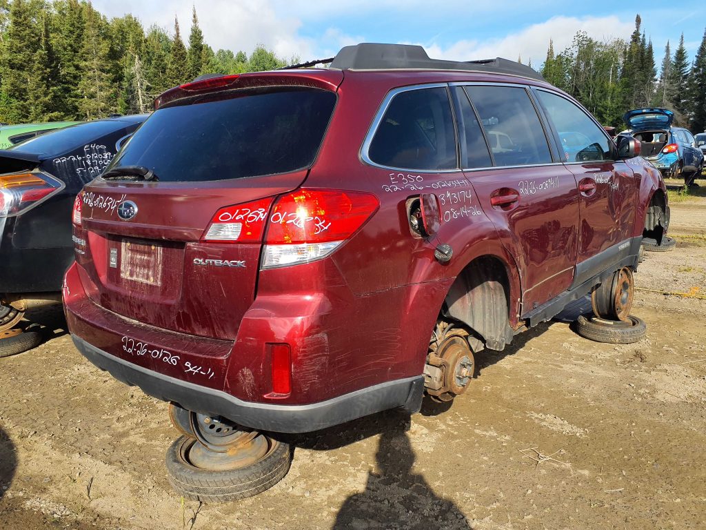 SUBARU OUTBACK 2011