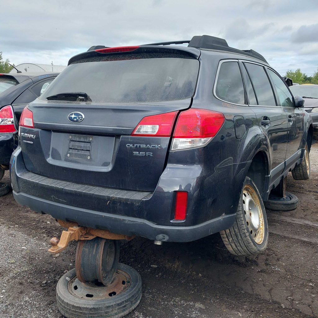 SUBARU OUTBACK 2011