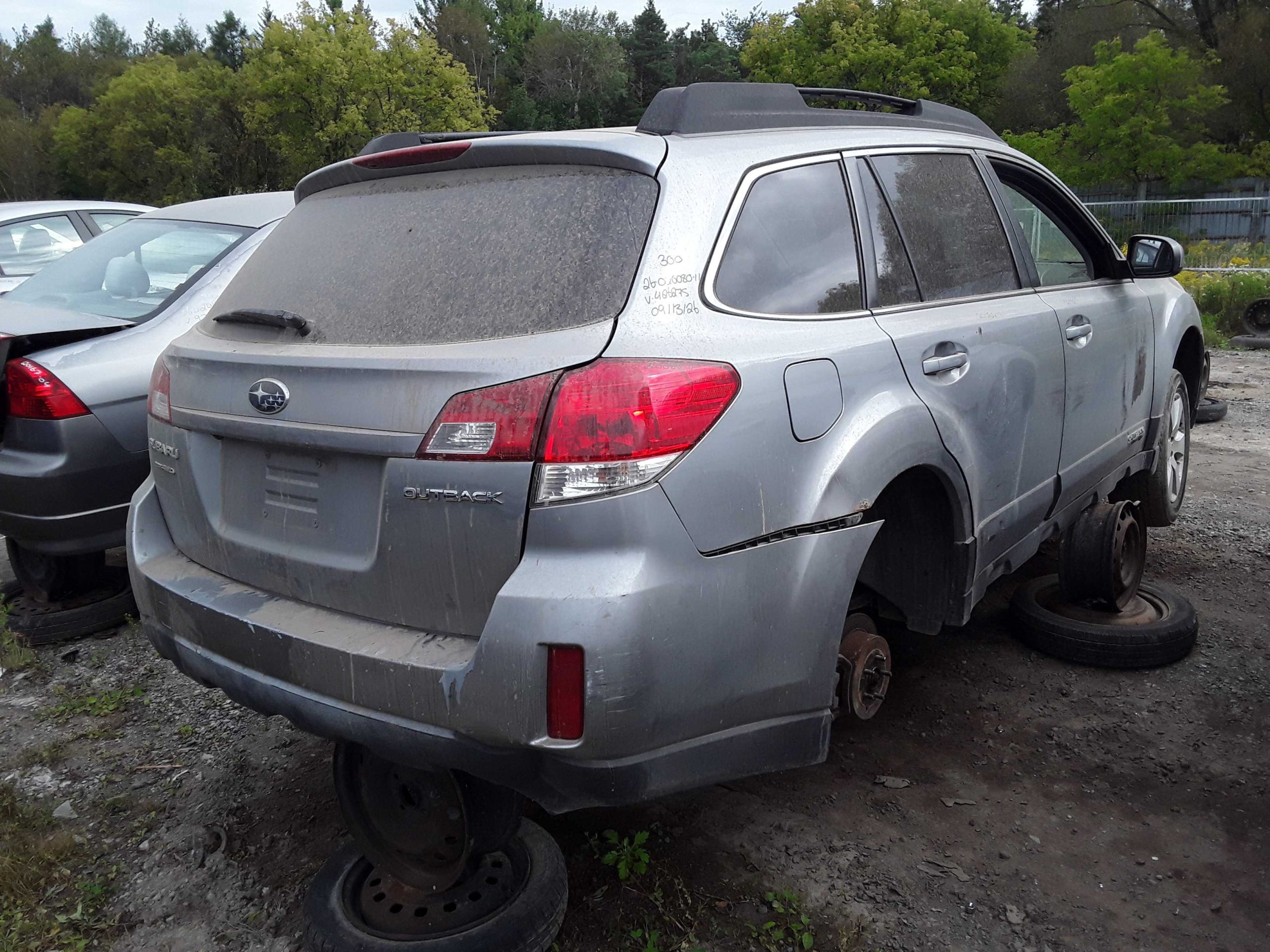 SUBARU OUTBACK 2011