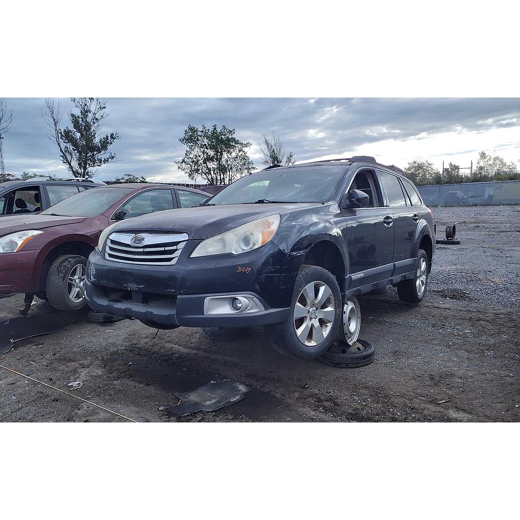 SUBARU OUTBACK 2011