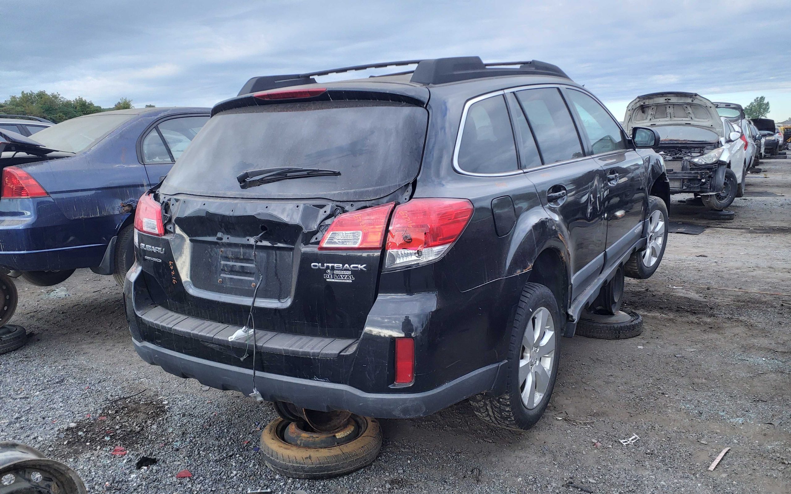 SUBARU OUTBACK 2011