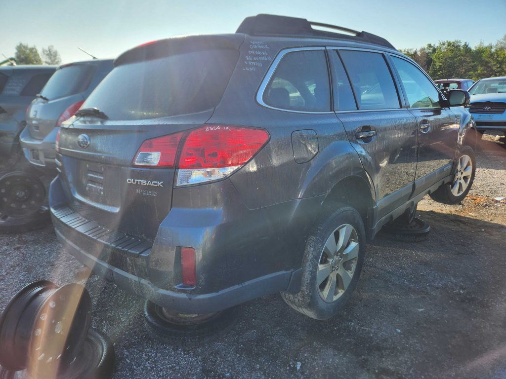 SUBARU OUTBACK 2012