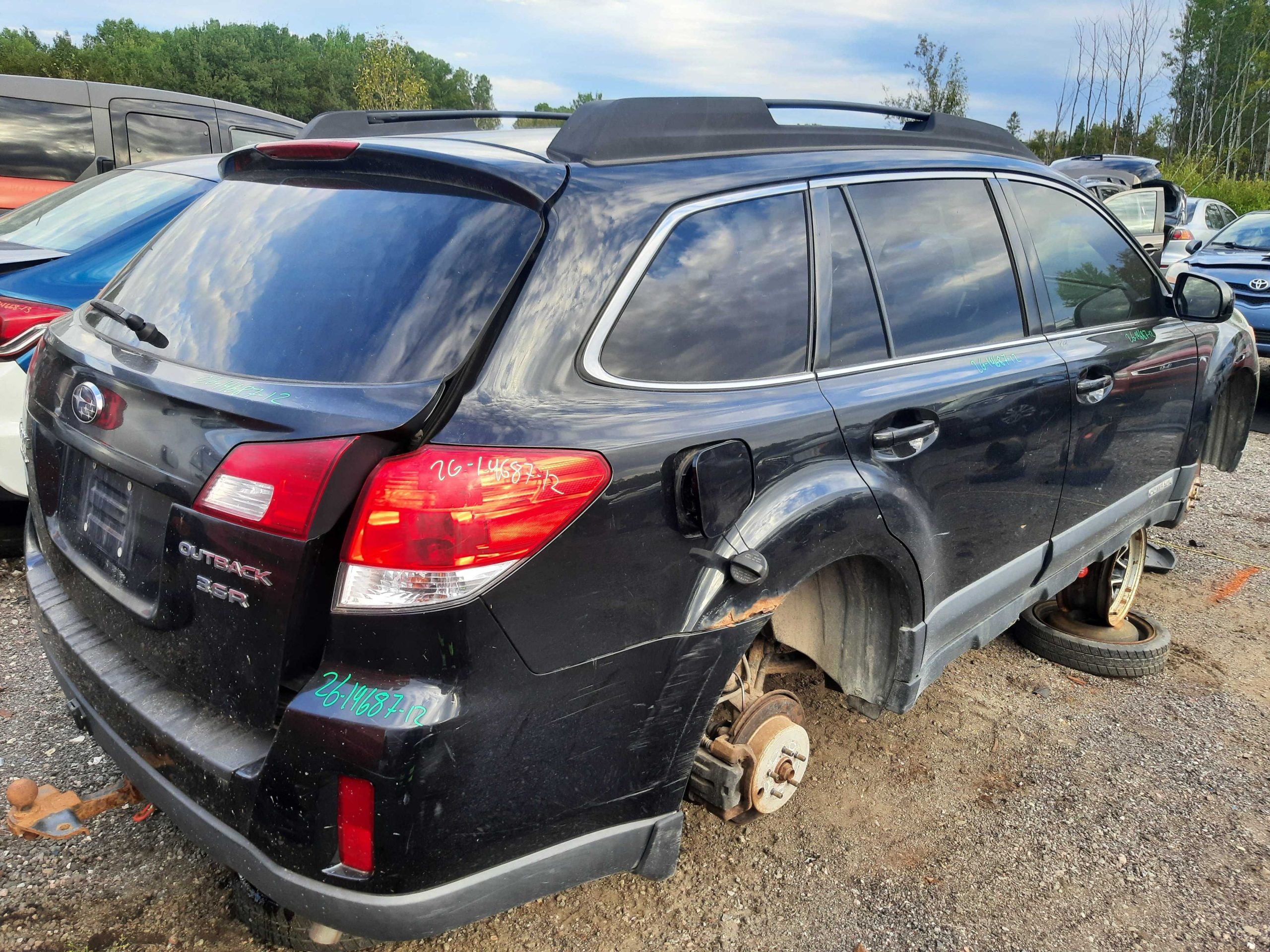 SUBARU OUTBACK 2012