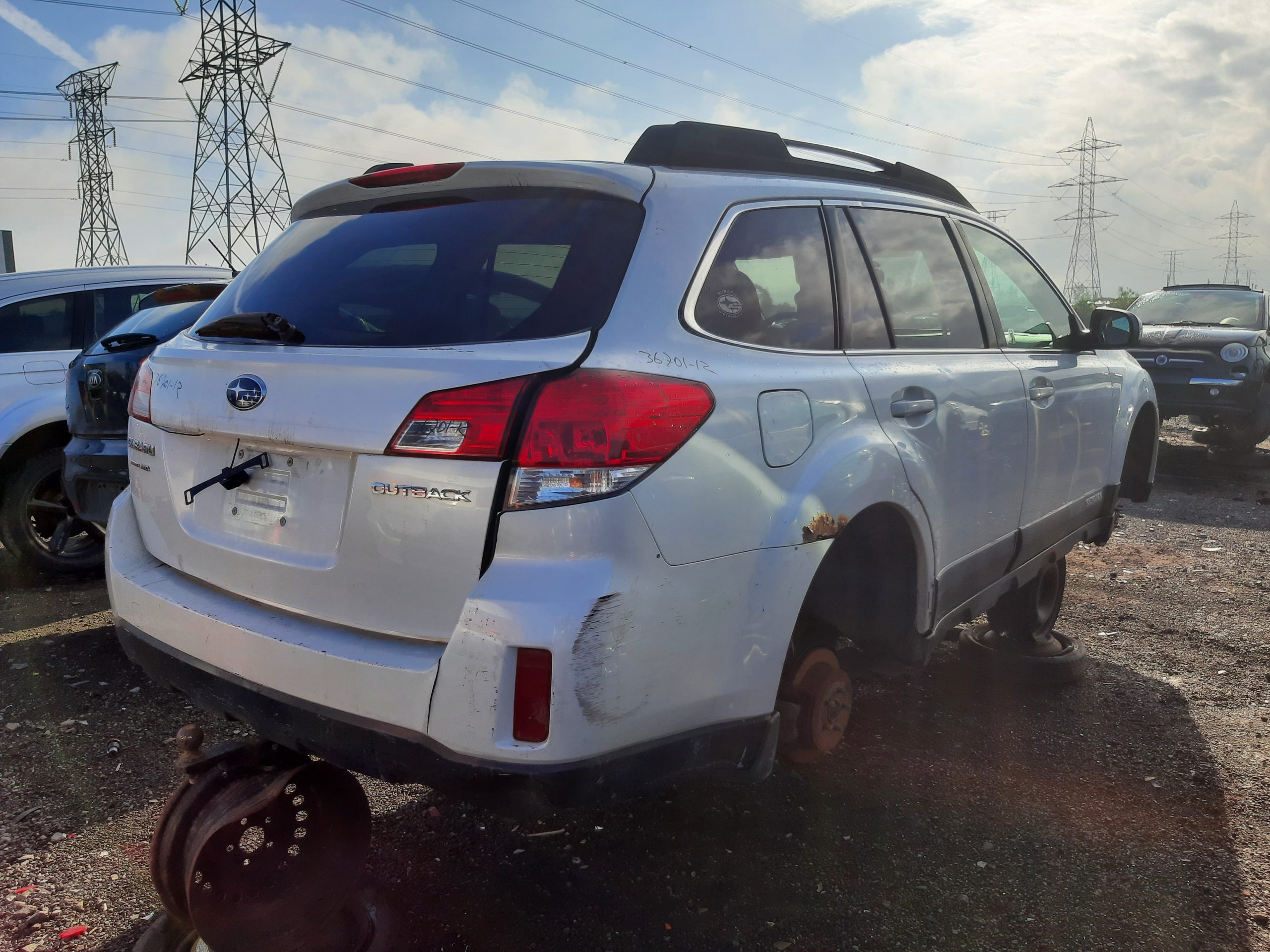 SUBARU OUTBACK 2012