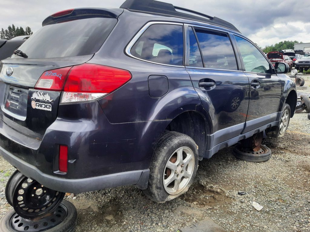 SUBARU OUTBACK 2012