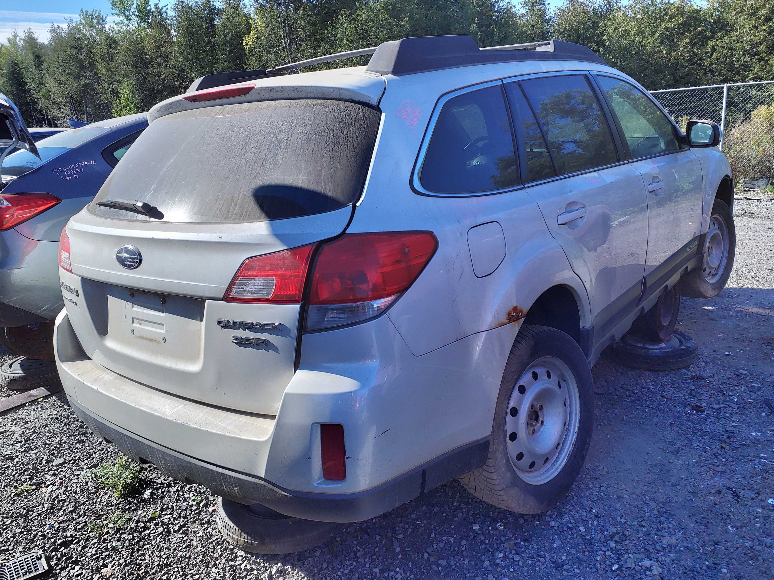 SUBARU OUTBACK 2012