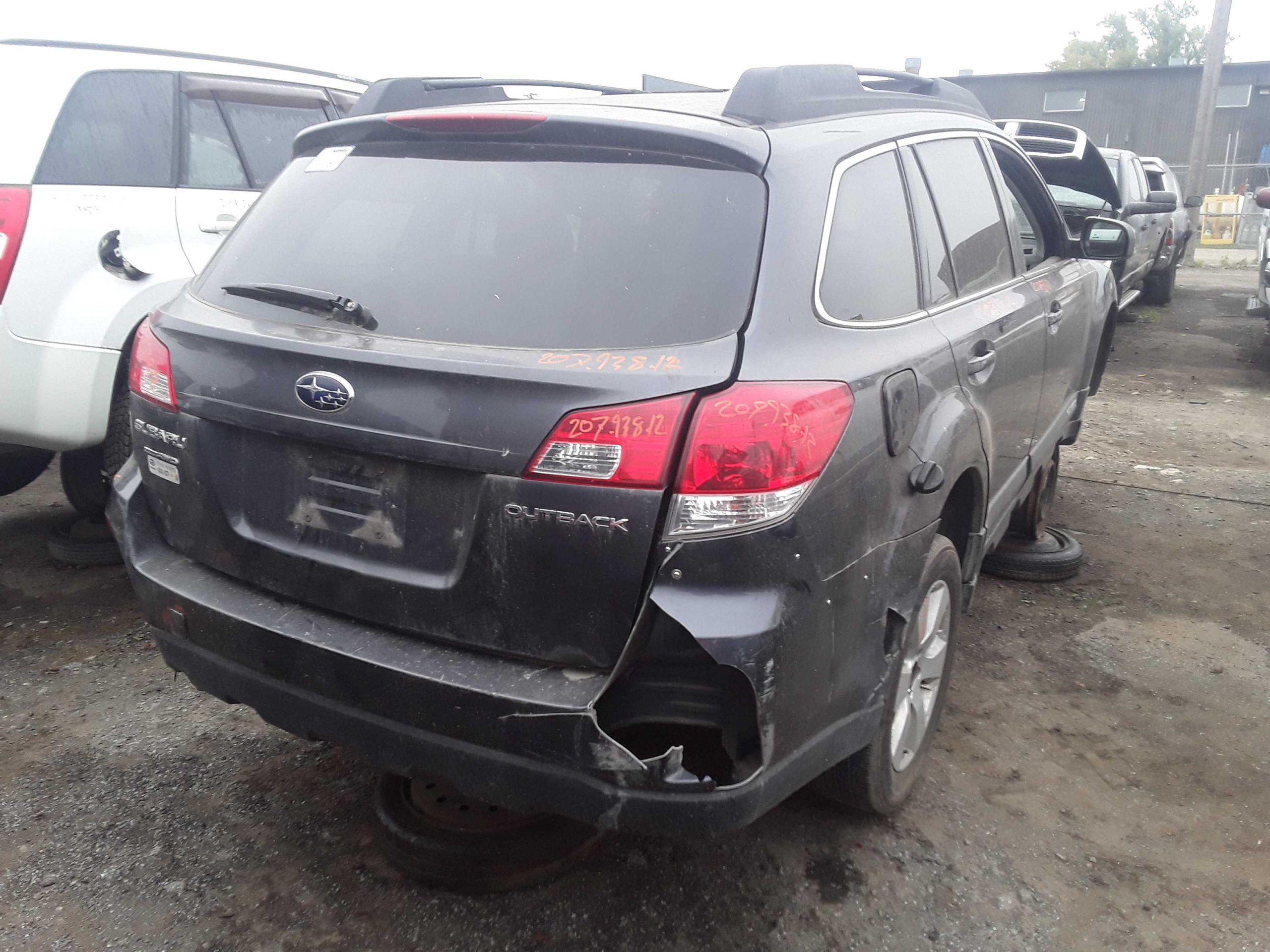 SUBARU OUTBACK 2012