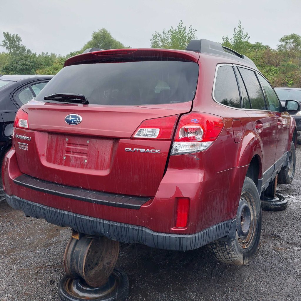 SUBARU OUTBACK 2013