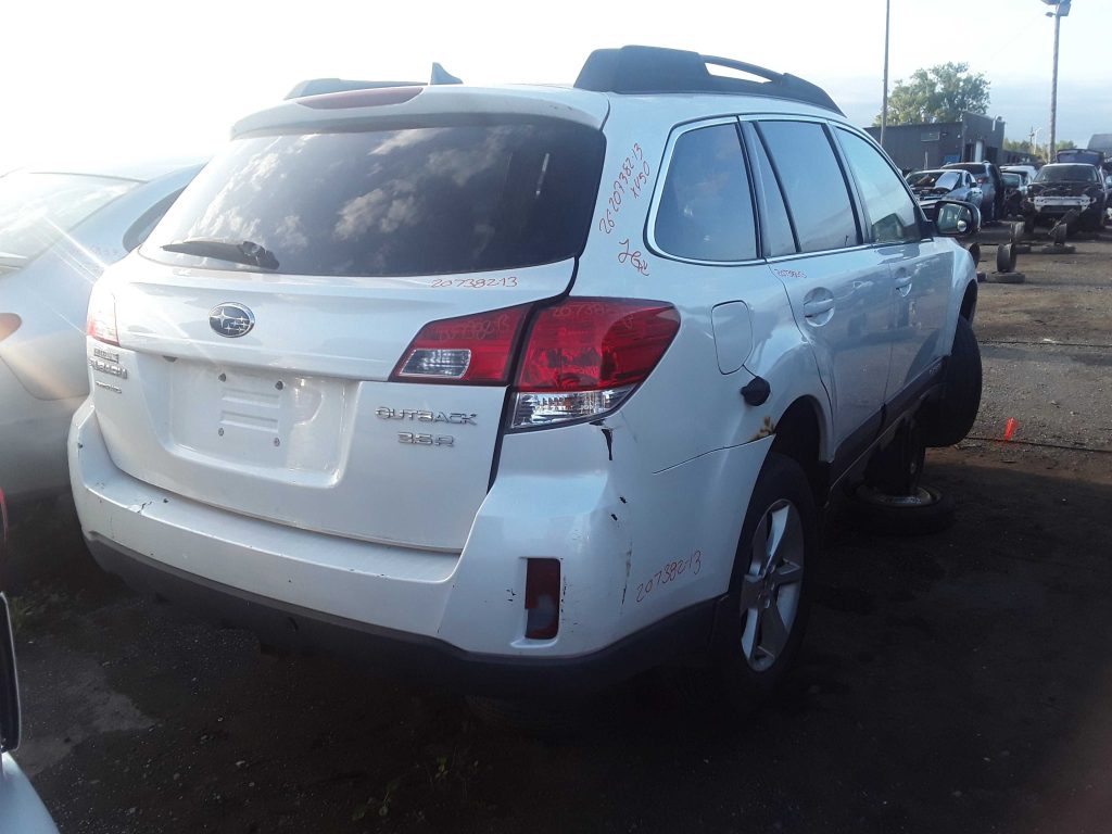 SUBARU OUTBACK 2013