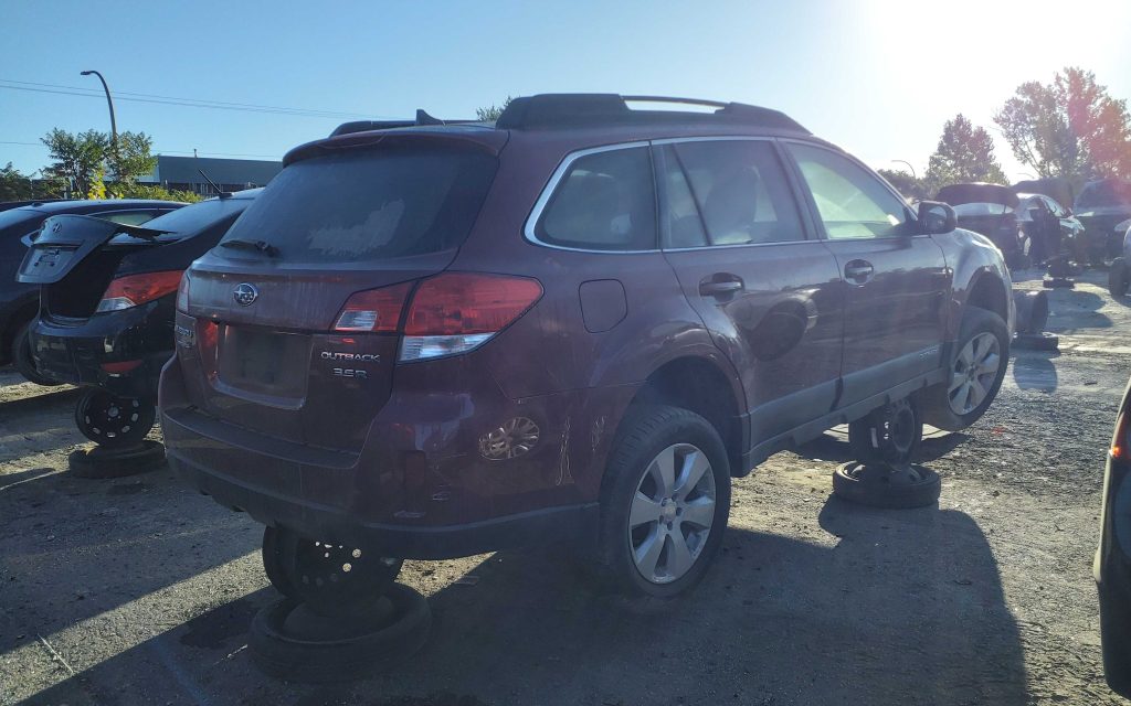 SUBARU OUTBACK 2013