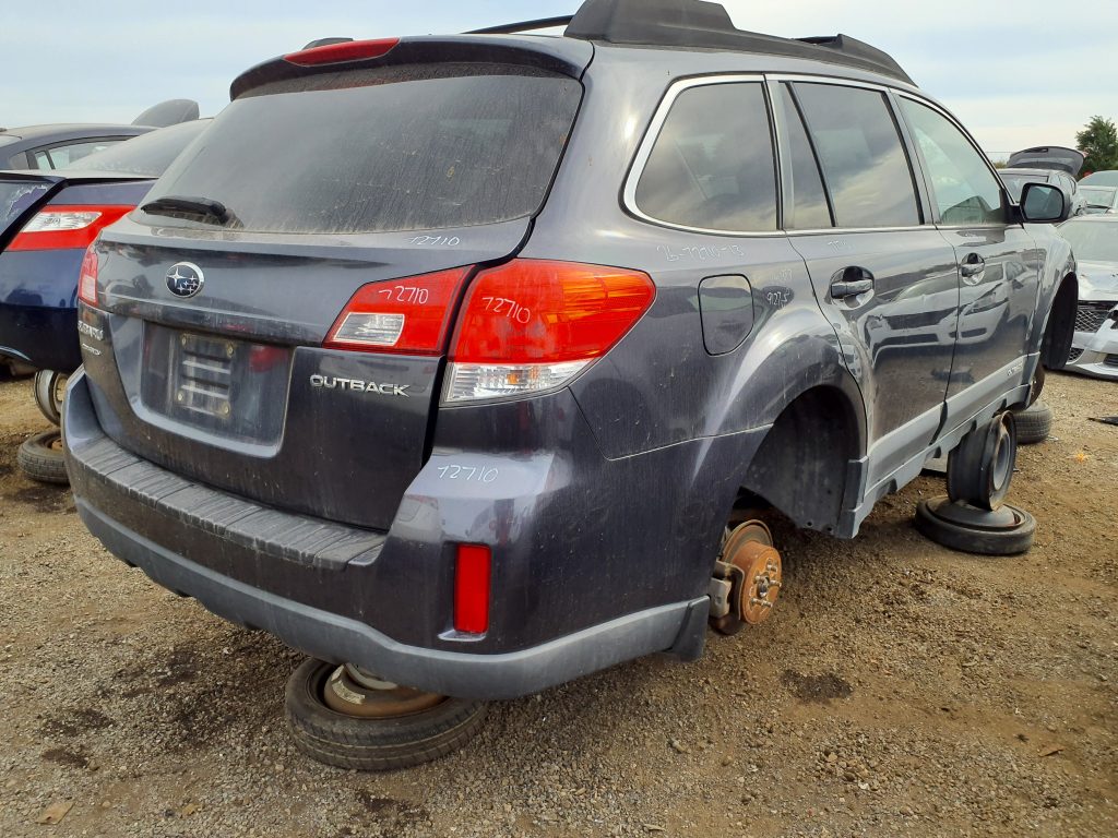 SUBARU OUTBACK 2013
