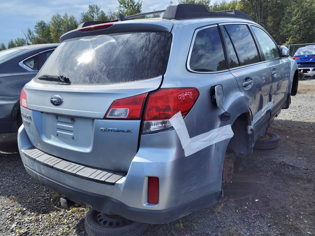 SUBARU OUTBACK 2014