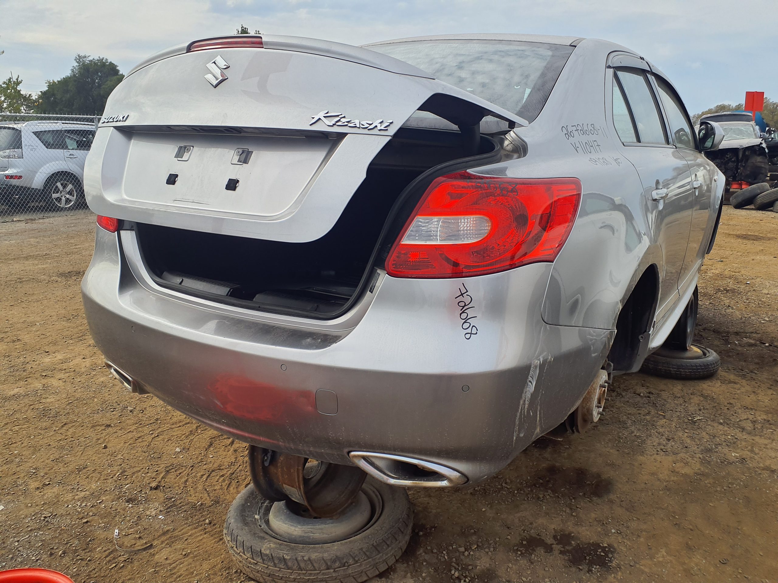 SUZUKI KIZASHI 2011