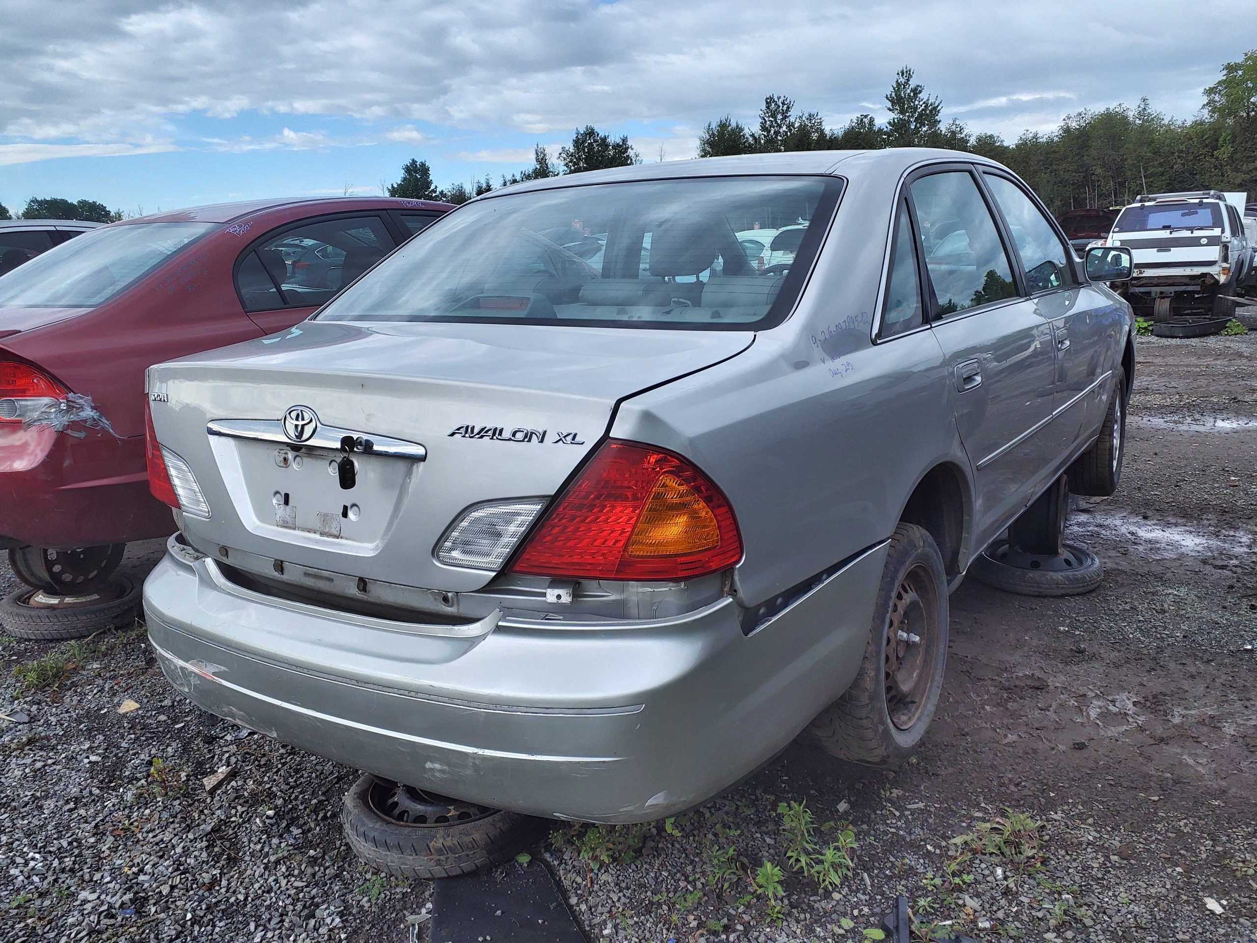 TOYOTA AVALON 2002