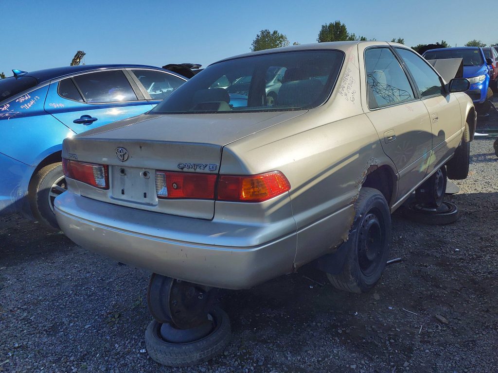 TOYOTA CAMRY 2001