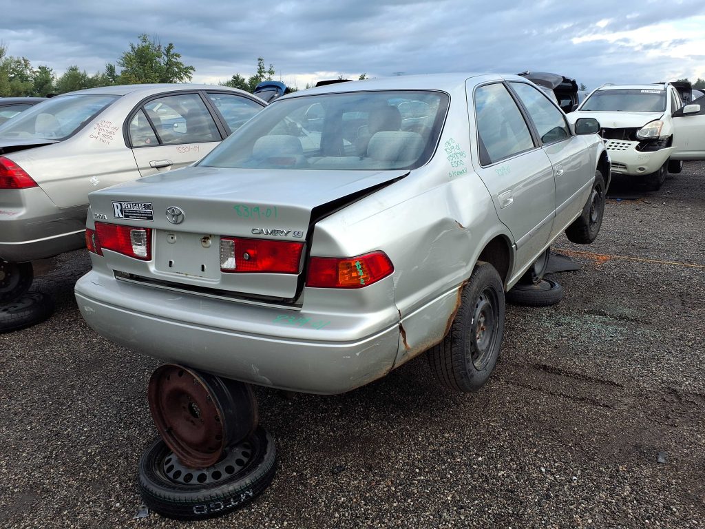 TOYOTA CAMRY 2001