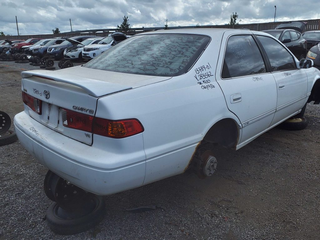 TOYOTA CAMRY 2001