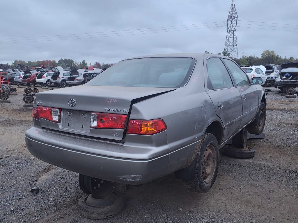 TOYOTA CAMRY 2001