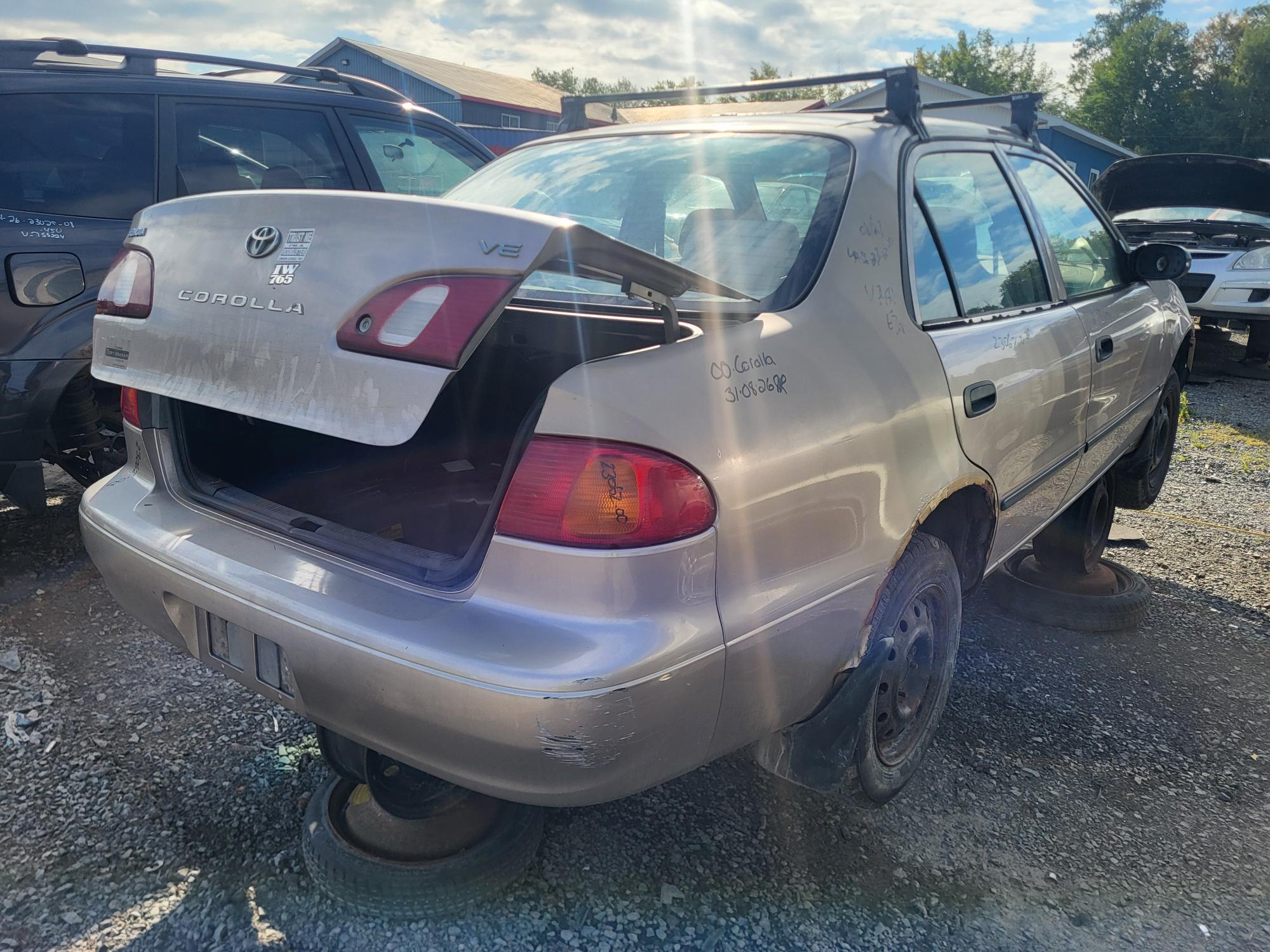 TOYOTA COROLLA 2000