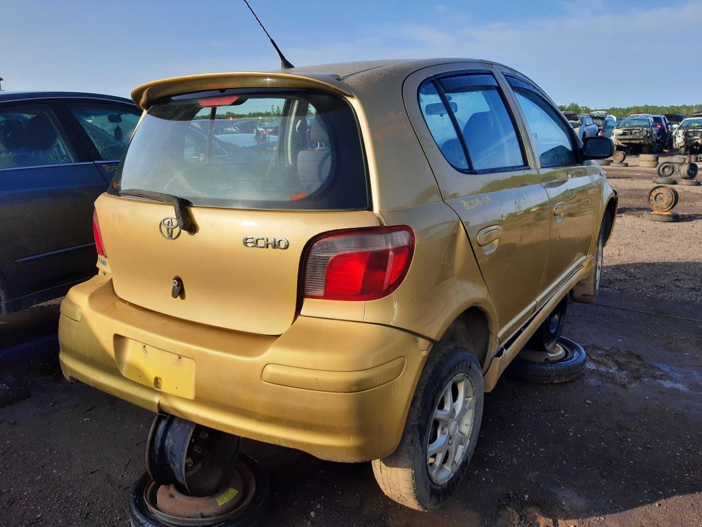 TOYOTA ECHO 2004