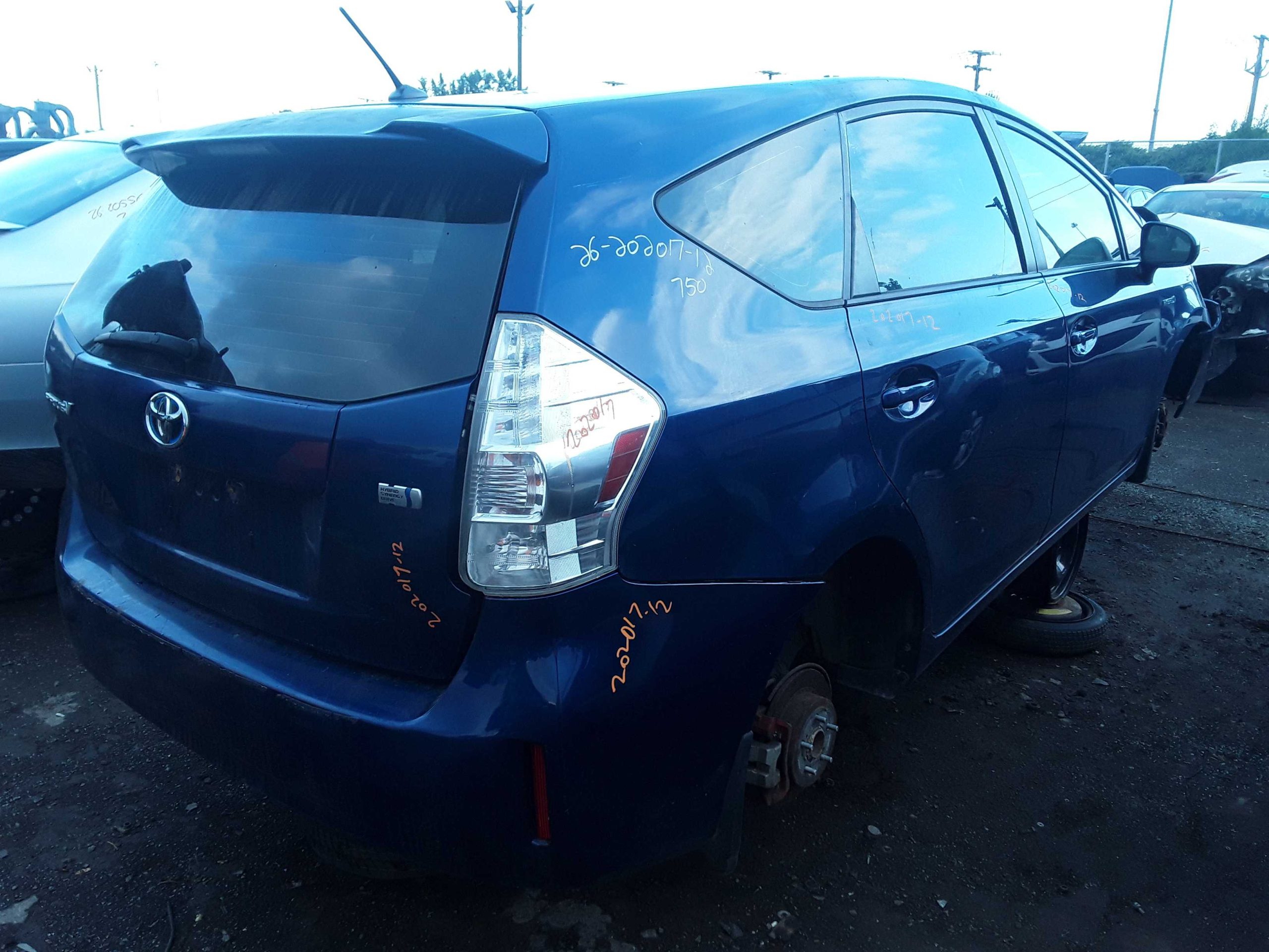 TOYOTA PRIUS 2012