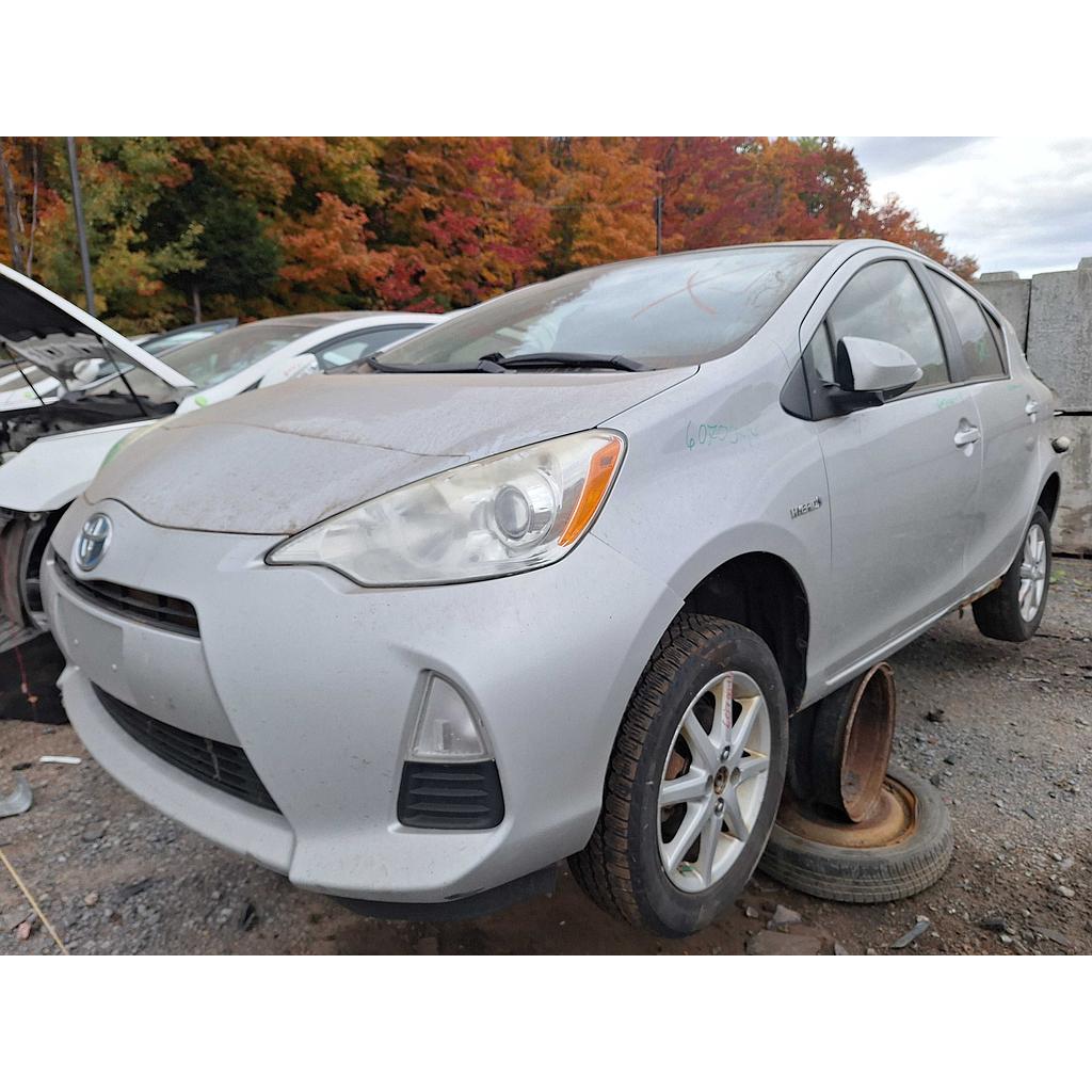 TOYOTA PRIUS 2014