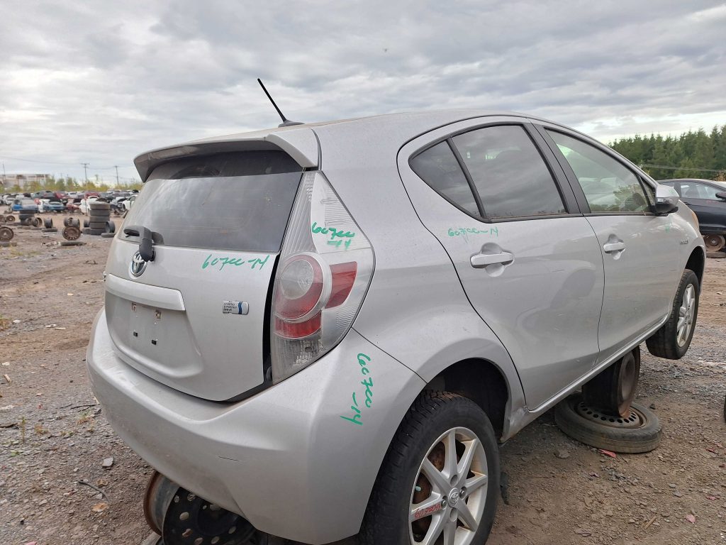 TOYOTA PRIUS 2014