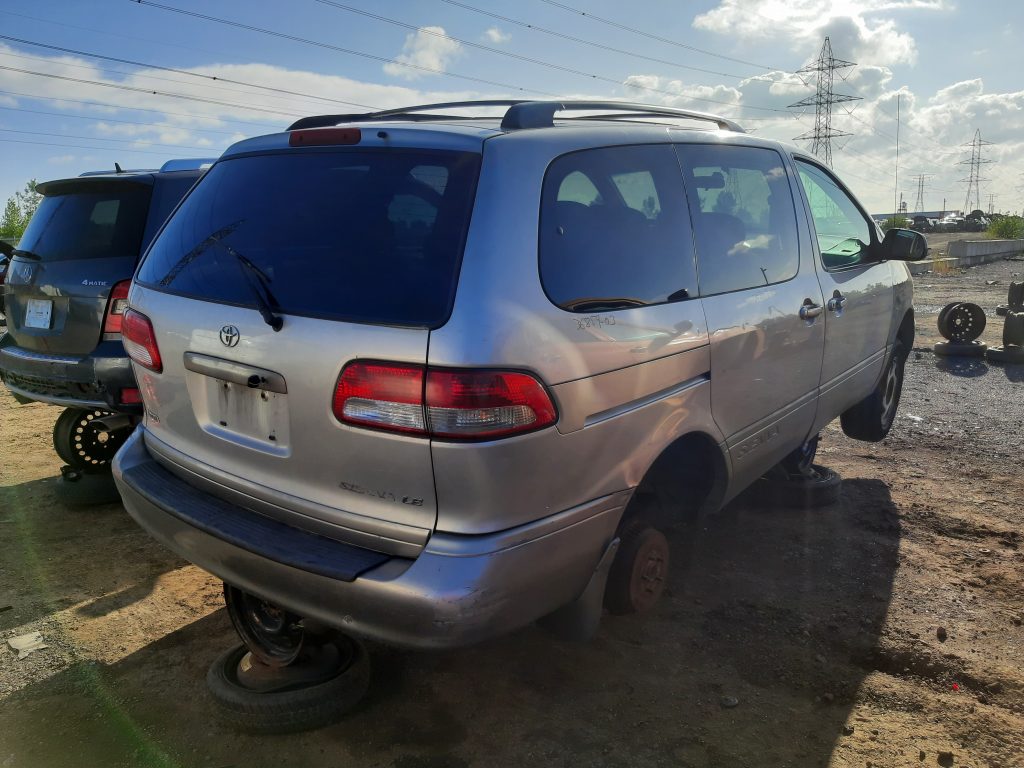 TOYOTA SIENNA 2003