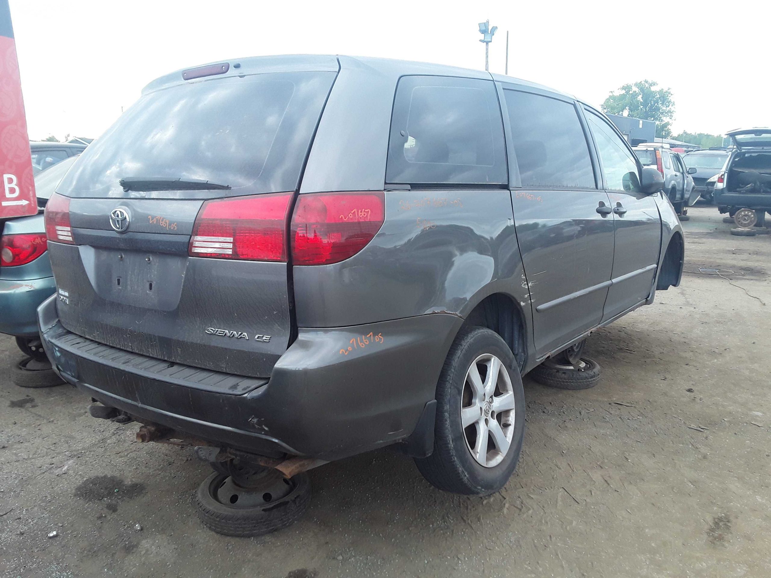 TOYOTA SIENNA 2005