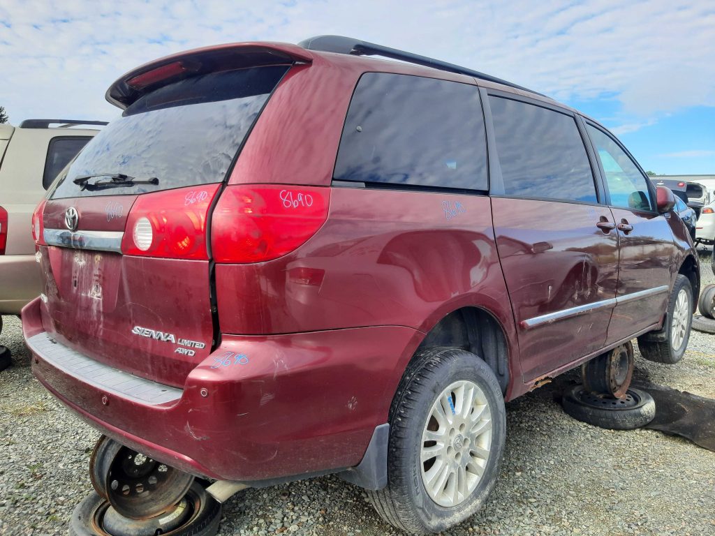 TOYOTA SIENNA 2008