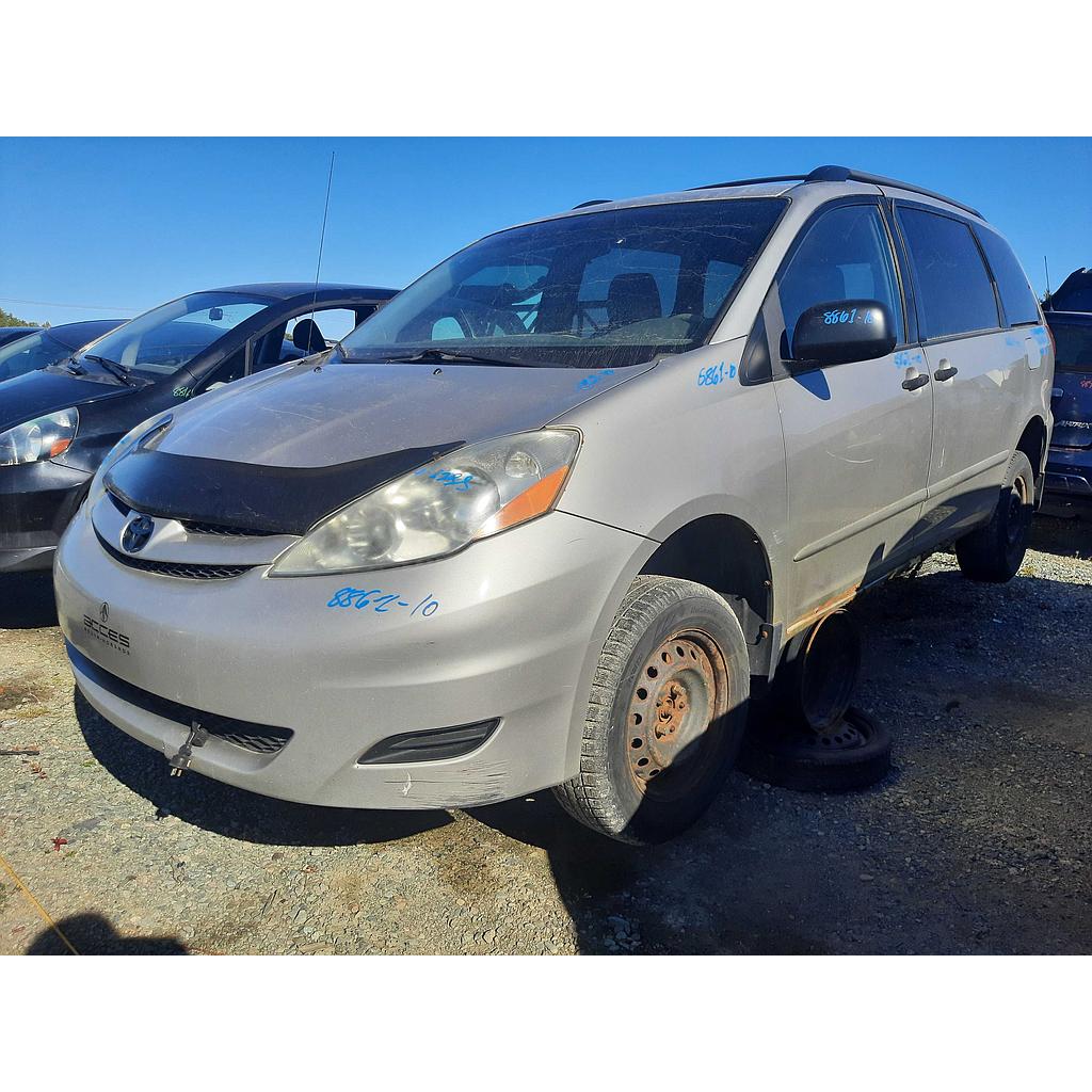 TOYOTA SIENNA 2010