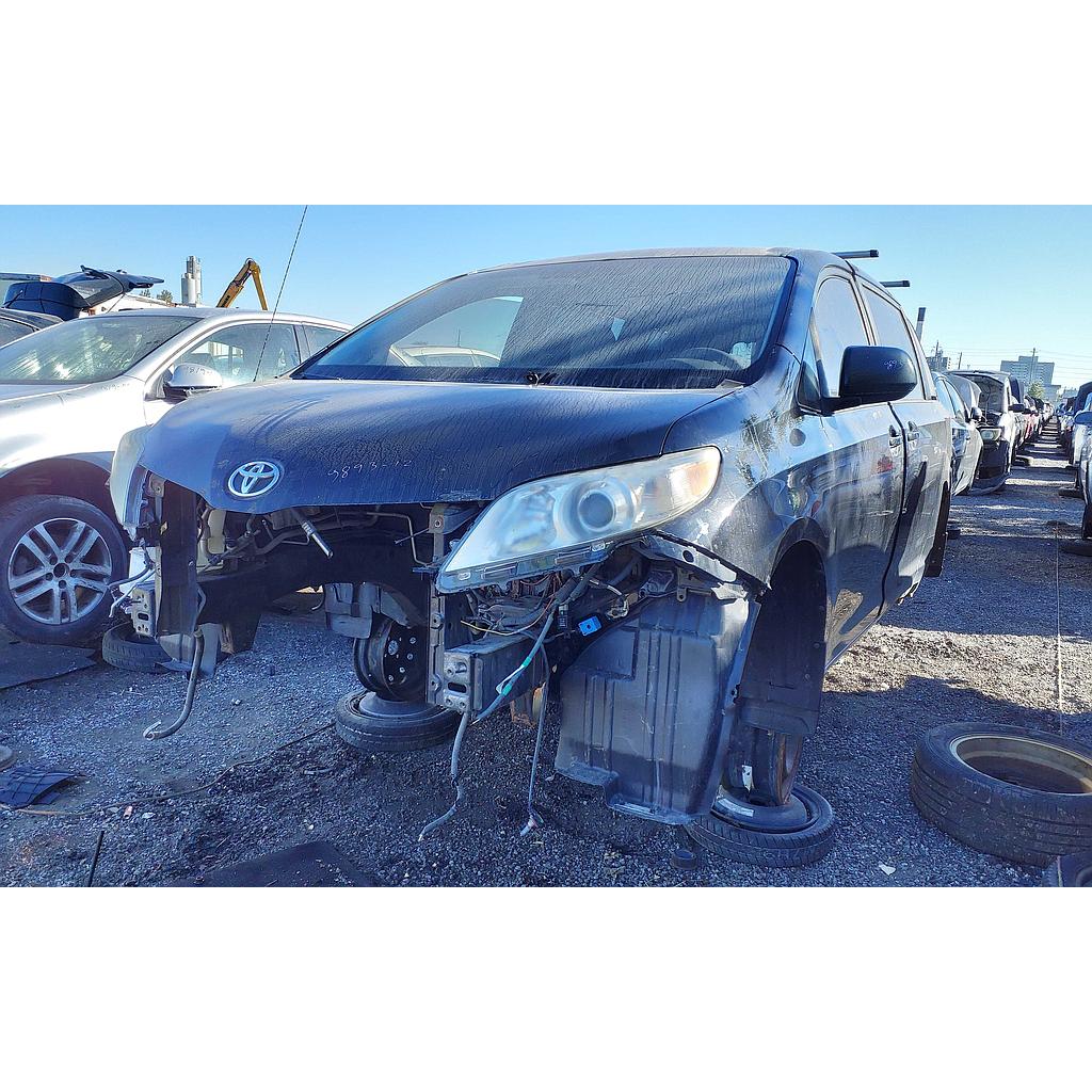 TOYOTA SIENNA 2012